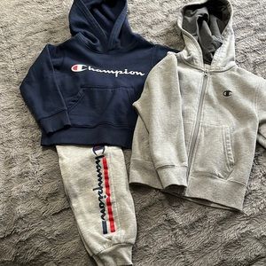 Champion sweatsuit boys size 5.  Two hoodies and sweat pant
